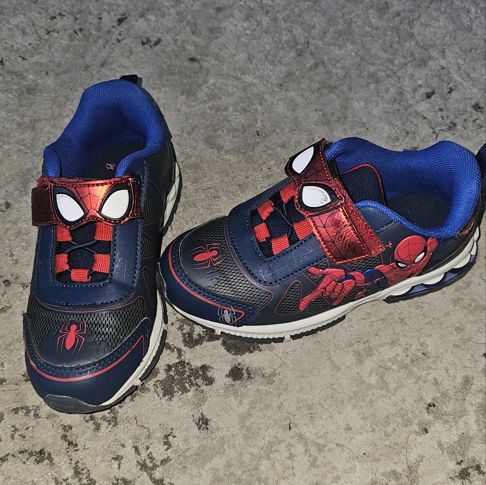 Boys Spiderman sneakers